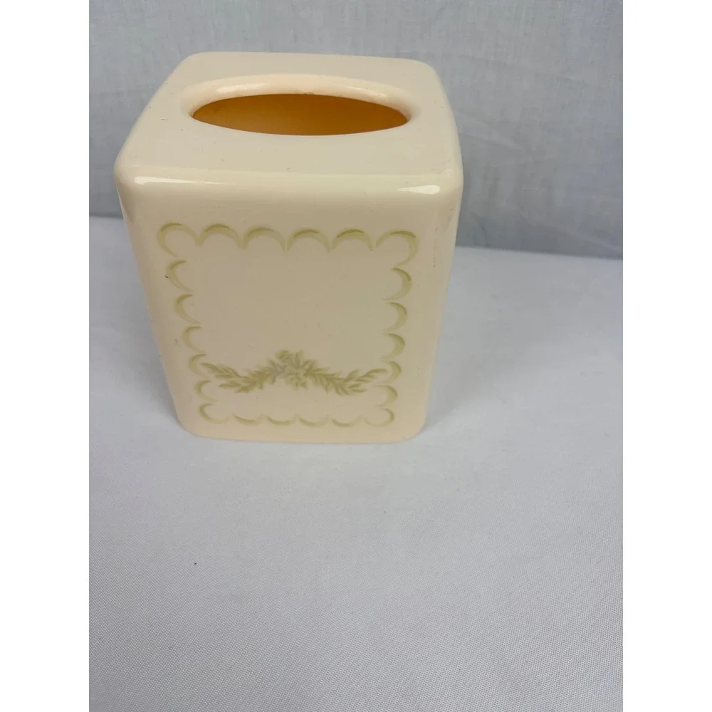 Vintage Victorian Ecru Tissue Box Cover Scalloped Floral Boutique Square Cream